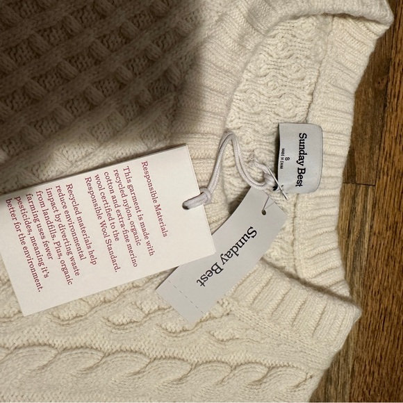 NWT Aritzia Sunday Best Peggy Cropped Sweater - Size S - Picture 8 of 9